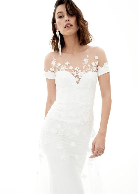 No surprise here but Rime Arodaky has done it again with her stunning Fall 2020 Bridal Collection. Think butterfly sleeves, illusion necklines and the prettiest floral appliques. Yep, this collection has it all! Comfortable Wedding Dress, Illusion Neckline Dress, Rime Arodaky, Sophisticated Bride, Illusion Neckline, High Waist Dress, Wedding Dress Trends, Wedding Dress Sleeves, Dress Inspiration