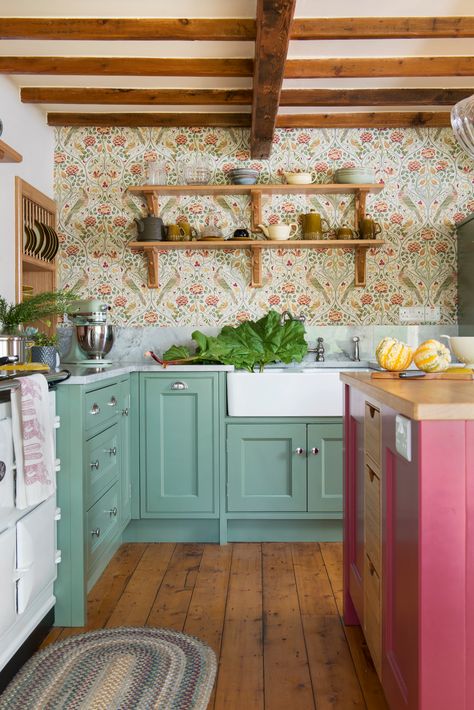 Country Cottage Living, Green Kitchen Cabinets, Living Room Update, Kitchen Paint Colors, Hello Lovely, Coastal Kitchen, Cottage Living, Kitchen Paint, Cottage Kitchen