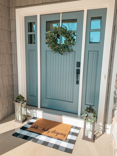 Spring Front Porch Decor, Easter Porch Decor, Blue Front Door, Front Door Paint Colors, Farmhouse Front Door, Door Paint Colors, Farmhouse Front Porches, Front Door Porch, Painted Front Doors