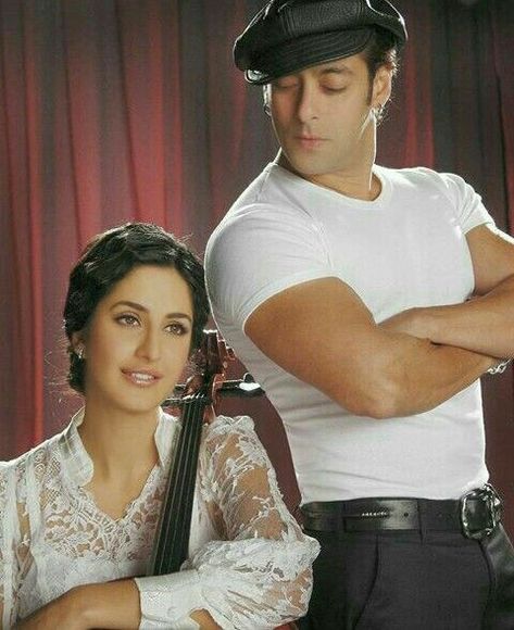 Tu hi toh meri dost hai.. ❤❤ 2000s Bollywood, Namastey London, Upen Patel, Salman Katrina, Clive Standen, Salman Khan Wallpapers, Bobby Deol, Varun Bahl, Sunny Deol