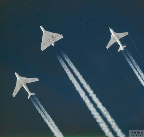 The three V-bombers in flight together from RAF Gaydon, 13th January 1958. The first Handley Page Victor delivered, XA931 of No 232 OCU, is seen on the left led by Avro Vulcan XA904 of No 83 Squadron, with Vickers Valiant XD869 of No 214 Squadron on the right. Roger Ramjet, Vickers Valiant, Handley Page Victor, Avro Vulcan, Flying Wing, Storage Building, Jet Age, Jet Fighter, British Aircraft