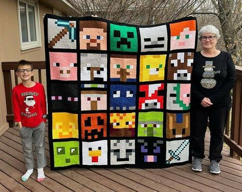 Minecraft Quilt. Best Ever. It's One Of A Kind, And Absolutely Amazing Minecraft Blanket, Minecraft Quilt, Rough Week, Minecraft Art, Crochet Tapestry, Alpha Patterns, Quilting Crafts, Mother In Law, Crochet For Kids