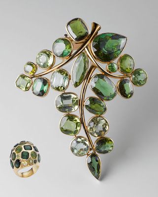 the style saloniste: Suzanne Belperron Peridot Brooch, Suzanne Belperron, Jewelry Post, Jewelry Beautiful, Jewelry Photography, High Jewelry, Boho Necklace, Modern Jewelry, Lalique