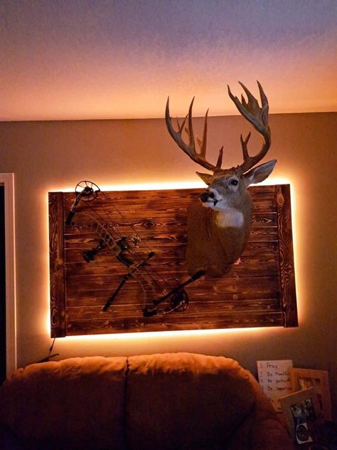 Shoulder Mount Deer, Hunting Room Design, Deer Mount Decor, Deer Skull Decor, Deer Mount Ideas, Deer Hunting Decor, Hunting Crafts, Taxidermy Decor, Animal Taxidermy