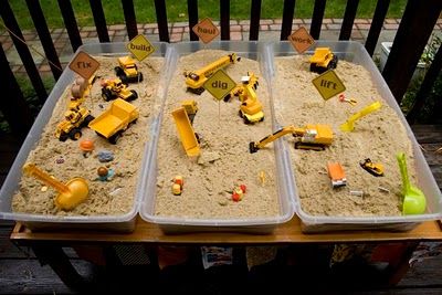 Sooo cool. This wouldn't work in my 4 section sensory table, but would work well in large outdoor tubs. Construction Theme Party, Bob The Builder, Construction Birthday Parties, Trucks Birthday Party, Construction Theme, Construction Party, Construction Birthday, Karas Party Ideas, 3rd Birthday Parties