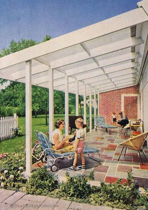 Mid Century Landscaping, Mid Century Modern Patio, Mid Century Exterior, Building A Pergola, Modern Pergola, Pergola Design, Backyard Pergola, Mid Century Architecture, Design Blogs