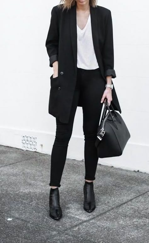 8 Tips for Transitioning Your Wardrobe From Winter to Spring | The Everygirl Minimalisticky Chic, Mode Casual, Minimal Chic, Business Outfit, Work Style, 가을 패션, Black Blazer, Inspiration Mode, Looks Style