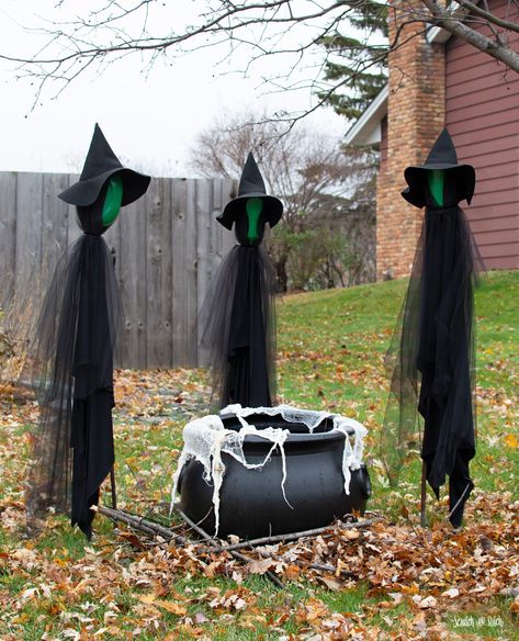 DIY Witch Gathering for your front yard Spooky Diy Halloween Decor, 3 Witches, Diy Halloween Dekoration, Fun Diy Halloween Decorations, Diy Halloween Party, Halloween Outdoor Decoration, Dekorasi Halloween, Halloween Diy Outdoor, Halloween Decor Diy