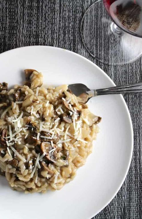 Risotto Porcini, Vegan Mushroom Burger, Vegan Mushroom Risotto, Vegan Mushroom Soup, Chats Recipe, Vegan Mushroom Stroganoff, Porcini Mushroom, Risotto Dishes, Mushroom Risotto Recipes