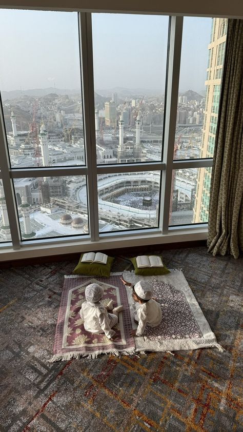 Hajj With Family, Inside Mosque Aesthetic, Arab Money Aesthetic, Islamic Lifestyle Aesthetic, Hajj Aesthetic, Mekkah Aesthetic, Umrah Aesthetic, Deen Aesthetic, Image Islam