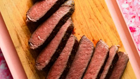 Tri Tip Steak Recipes, Cooking Tri Tip, Grilled Beef Tenderloin, White Wine Cream Sauce, Beef Tenderloin Recipes, Beef Tenderloin Roast, Tenderloin Roast, Red Meat Recipes, Round Roast