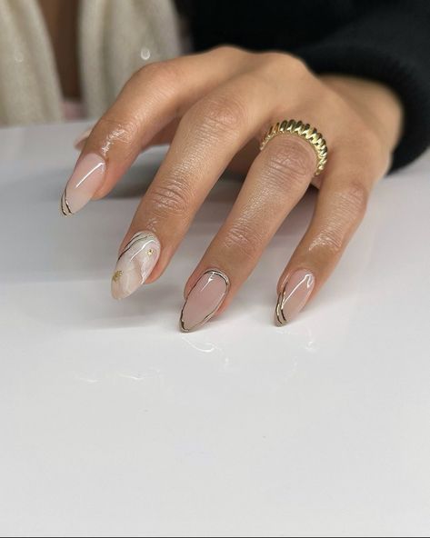 Hayley Bieber Nails, Neutral Gel Nails, Bieber Nails, Hayley Bieber, Beige Aesthetic, Nails Inspo, Natural Skin, Pretty Nails, Nail Inspo