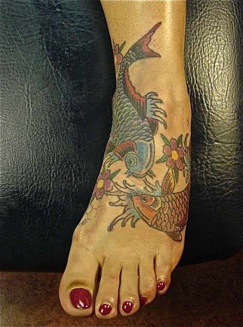 Koi Fish Foot Tattoo, Koi Fish Ankle Tattoo, Cute Foot Tattoos, Ma Tattoo, Ankle Tat, Foot Tattoos For Women, Henna Tattoo Designs Simple, Tattoos For Black Skin, Fish Tattoo