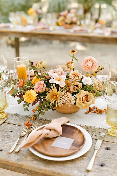 A Desert-Inspired Wedding in Palm Springs Mustard Yellow Wedding, Mustard Wedding, Martha Weddings, Palm Springs Wedding, Martha Stewart Weddings, Yellow Wedding, Desert Wedding, Wedding Mood Board, Wedding Tablescapes