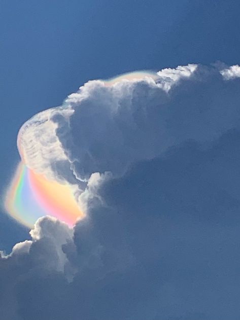 Iridescent Pileus Cloud, Cloud Phenomena, Pileus Cloud, Cloud Iridescence, Iridescent Clouds, Cloud World, Beautiful Sky Pictures, Rainbow Icon, Cloud And Rainbow