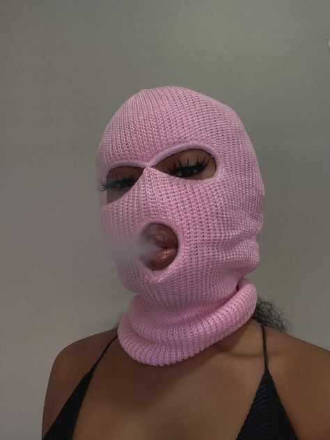 Girl with ski mask and smoke coming out of her mouth. Gangsta girl aesthetic Ski Mask Photoshoot, Masked Woman, Women Ski Mask, Female Ski Mask, Pink Ski Mask, Ski Mask Girl Aesthetic, Pink Ski Mask Baddie, Mask Photoshoot, Mascaras Halloween