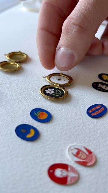 Evan Lorenzen on Instagram: "Here’s how I made some hand-painted miniature lockets. These are now up on my website if you’re interested in snagging one ☝️ #mini #tinyart #locket #art #painting #miniatureart #miniature" Hand Craft Gift Ideas, Hand Painted Locket, Locket Painting, Tiny Art Ideas, Mini Gifts Ideas, Mini Art Ideas, Made Gifts, Handmade Gifts Ideas, Tiny Trinkets