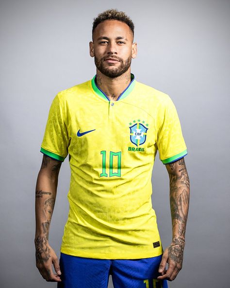 The World Cup 2022, Brazil Players, Bmw White, Love Feeling Photos, Brazilian Football, Classic Bob Haircut, Football Players Photos, Brazil World Cup, Ronaldo Cristiano