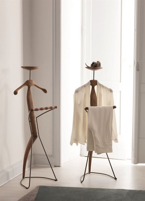 Valet Stand, Clothing Closet, Outdoor Pendant Lights, Clothes Stand, Coat Stand, Hanger Design, Coat Hangers, Sofa Storage, Coat Stands