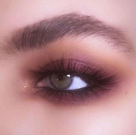 Clowncore Aesthetic, Burgundy Eyeshadow, Makeup Eye Looks, Cruelty Free Makeup, Kiss Makeup, Eye Pencil, Editorial Makeup, Makeup Goals, Glam Makeup