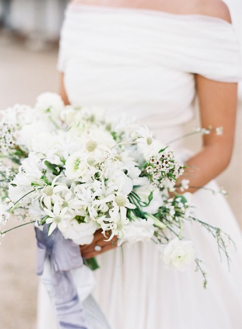 Organic wedding bouquet | Photography: Jen Huang Wedding Inspiration Ceremony, Winter White Wedding, Cozy Winter Wedding, Winter Wedding Fashion, Plants Wedding, Bridal Bouquet Summer, Bouquet Party, Winter Wedding Planning, I'm A Princess