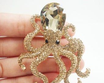 Beaded Broches, Octopus Jewelry, Phoenix Jewelry, Octopus Pendant, Personal Jewelry, Wedding Pendant, Brooch Bouquets, Beading Ideas, Popular Jewelry