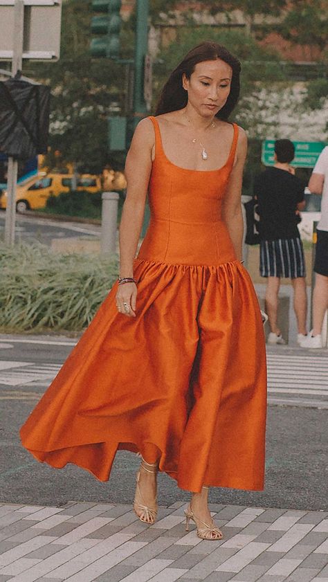 New York Fashion Week Street Style, Nyfw Street Style, Guest Attire, Mini Robes, Best Outfits, Mode Inspo, Fashion Week Street Style, Guest Outfit, Mode Vintage