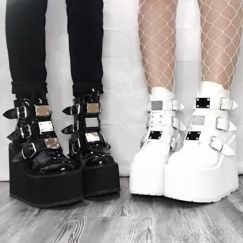 Trinity Boots, Mode Harajuku, Egirl Fashion, Goth Shoes, Demonia Shoes, Gothic Shoes, Kawaii Shoes, Aesthetic Grunge Outfit, Aesthetic Shoes