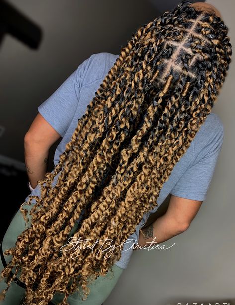 Waist Length Passion Twists, Peek A Boo Passion Twist, Colored Passion Twists Dark Skin, Blonde Passion Twists Black Women, Color 30 Passion Twist, Passion Twists Color 30, Passion Twists With Beads, Colored Passion Twists, Passion Twists Color