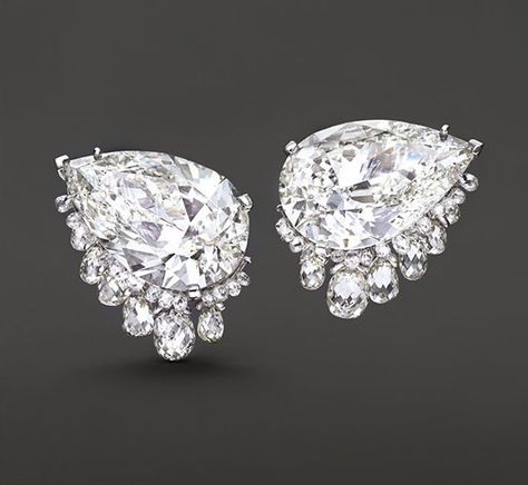 Striking pear and briolette diamond earrings by Fred Leighton, ~49 carats Pear Diamond Earrings, Briolette Earrings, Fred Leighton, Popular Earrings, Flawless Diamond, Jeweled Earrings, Diamond Jewel, Jewelry Beautiful, Earring Gift