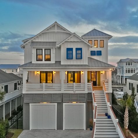 Nc Beach House, Beach House Floor Plans Seaside, Big Beach House Exterior, Beach House Plans Coastal Homes, Coastal Homes Exteriors, Vintage Vanity Aesthetic, Spot Light Photoshoot, Elevated Beach House, North Carolina Beach House