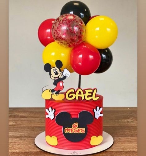 Mickie Mouse Cake, Pastel Mickey Mouse, Bolo Do Mickey Mouse, Mickey Birthday Cakes, Mimi Birthday, Mickey 1st Birthdays, Mickey Mouse Bday, Mickey Mouse Birthday Cake, Mickey Mouse Themed Birthday Party