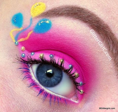 My Little Pony, Pinkie Pie Makeup. YouTube channel: https://www.youtube.com/user/GlitterGirlC Pinkie Pie Costume, Pinkie Pie Cosplay, Pinkie Pie Party, Pony Makeup, Pie Party, My Little Pony Birthday Party, Little Pony Birthday Party, My Little Pony Costume, My Little Pony Party