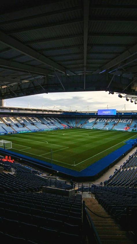 Credit to the photographer King Power Stadium, English Football, King Power, Basketball Court, Football, Photographer, Quick Saves, American Football