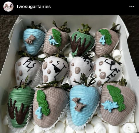 Dino Strawberries, Dinosaur Rice Krispie Treats, Dinosaur Strawberries, Dinosaur Treats For Party, Dinosaur Dessert Table, Dino Treats, Dinosaur Treats, Strawberry Dinosaur, Dino Wedding