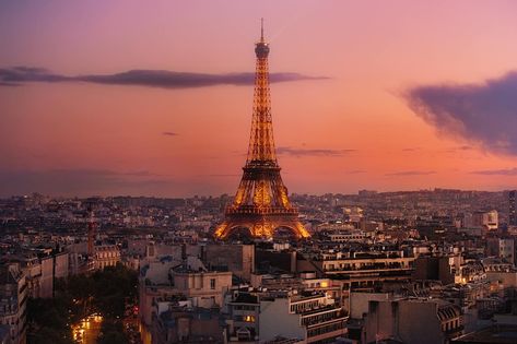 10 Best Locations To See A Paris Sunset + Map To Find Them - Follow Me Away Paris Macbook Wallpaper, Paris Background, Sunset Paris, Paris Sunset, Macbook Wallpapers, 1366x768 Wallpaper Hd, Louvre Pyramid, France Aesthetic, Paris Tour Eiffel