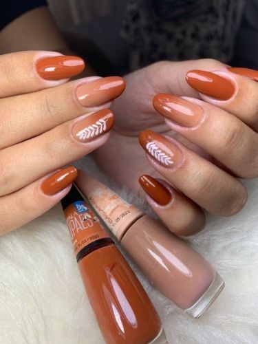 20 Stunning Fall Burnt Orange Nail Designs for 2024: Autumn, Marble, Leaf, and More Ideas Burnt Orange Nail Ideas, Nails Burnt Orange, Terracotta Nails, Simple Fall Nail Designs, Simple Fall Nail, Neutral Nail Art, Colors For 2024, Cute Nail Colors, Orange Nail Designs