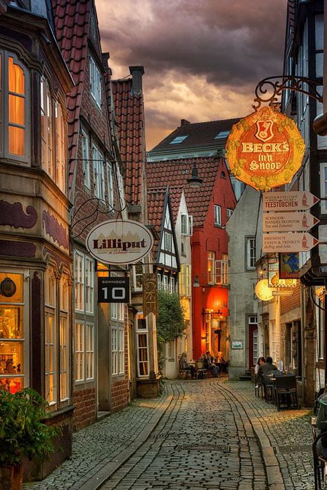 A quiet evening in Bremen Bloxburg City, Cobblestone Street, Bremen Germany, Europe City, Voyage Europe, Beautiful Places In The World, City Aesthetic, Beautiful Places To Travel, Beautiful Places To Visit