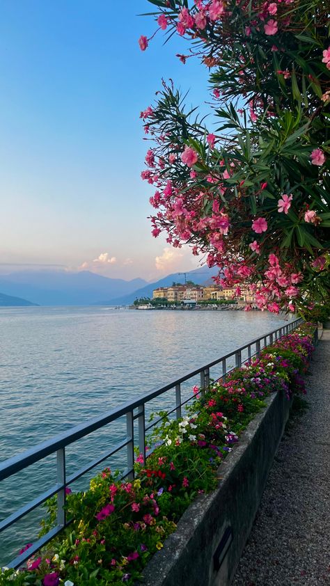 lago di como | lago di como aesthetic | lago di como italy | lago di como outfit | lago di como wedding | lago di como photo idea | lago di como photography | lago di como italy aesthetic | lago di como wallpaper | lago di como bellagio Italy Aesthetic, Pretty Landscapes, Morning Beautiful, American Beauty, Alam Yang Indah, City Aesthetic, Beautiful Places To Travel, Lake Como, Nature Aesthetic