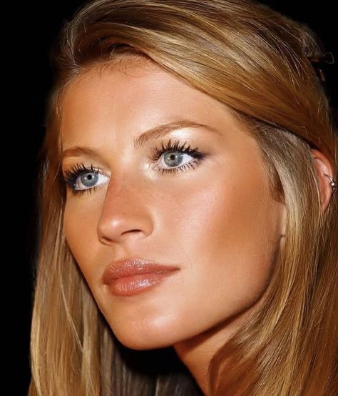 Golden goddess , sun kissed bronze Maquillaje Glowy, Summer Wedding Makeup, Best Wedding Makeup, Makeup Tip, Bronze Makeup, Smink Inspiration, Natural Wedding Makeup, Gisele Bündchen, Natural Blondes