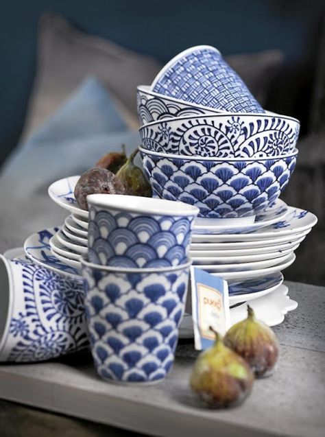 un due tre ilaria Blue And White Dishes, Blue And White Dinnerware, Japanese China, Blue Inspiration, Purple Home, White Dishes, Blue Pottery, Blue And White China, Blue Willow