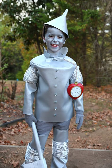 Tin Man DIY Costume part of family Wizard of Oz costumes for Halloween Tin Man Costume Diy, Mega Man Costume, Diy Tin Man Costume, Tin Man Wizard Of Oz, Munchkin Costume, Tin Man Costume, Diy Costumes Men, Tin Man Costumes, Lollipop Guild