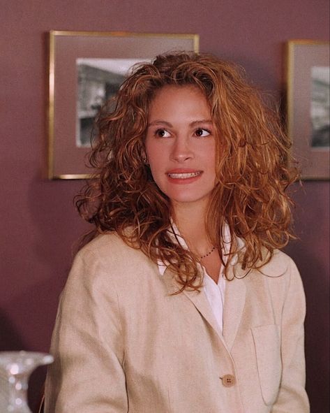 Julia Roberts Hair Curly, Julia Roberts Curly Hair, Julia Roberts Hair, Julia Roberts Style, Julia Roberts, Grunge Hair, Long Curly Hair, Curly Girl, Long Curly