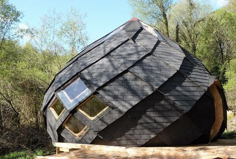 Zome Dome, Geodesic Dome Homes, Dome Structure, Dome Home, Unusual Homes, Cob House, Dome House, Geodesic Dome, Earthship