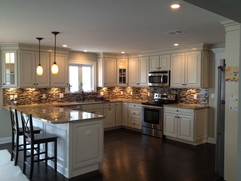 U shaped kitchen with peninsula design with American Woodmark cabinets; Savannah… U Shaped Kitchen With Peninsula, Kitchen Layout With Peninsula, Kitchen Layout U Shaped, Peninsula Kitchen Design, Kitchen With Peninsula, Best Kitchen Layout, Kitchen Layout Plans, U Shaped Kitchen, Kitchen Designs Layout