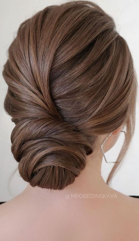 Wedding Low Bun Hairstyles With Braid, Cordelia Aesthetic, Updo Prom, Glamorous Wedding Hair, Cute Bun Hairstyles, Easy Trendy Hairstyles, Hairstyle Updo, Messy Hair Updo, Hairstyle Wedding