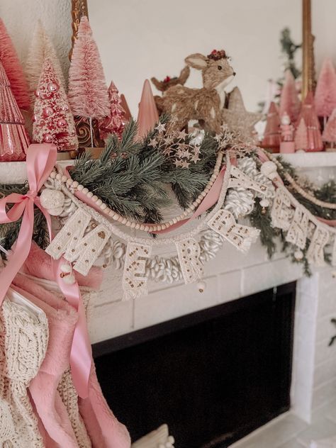 Christmas Pink Garland, Christmas Decor Ideas Girly, Christmas Garland Pink, Pink Christmas Decorations Outdoor, Christmas Decor For Mantle With Tv, Pink Christmas Home Decor, Pink Christmas Wall Decor, Feminine Christmas Decor, Vintage Pastel Christmas Decor