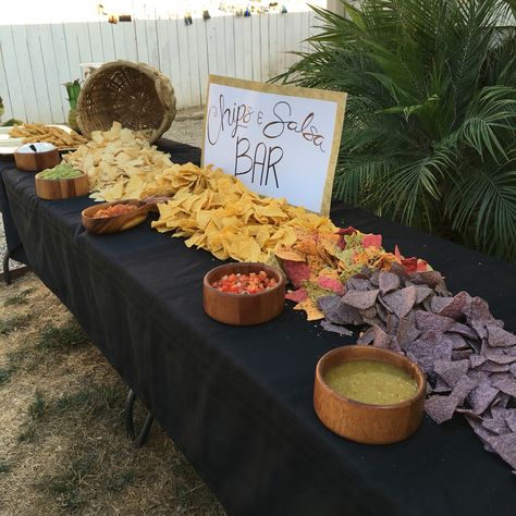 Chips and salsa bar Reception Buffet, Buffet Wedding Reception, Salsa Bar, Mexican Bridal Showers, Chips Salsa, Graduation Party Foods, Party Food Ideas, Reception Food, Boda Mexicana