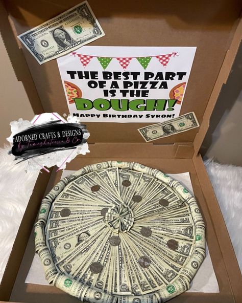 The best part of the pizza is the DOUGH! 💰🍕💰 . What Teens really want for their Birthday! Money Pizza! Visit:… Money Pizza Box Gift Graduation, Money Wreath, Money Pizza, 60th Birthday Ideas For Dad, Money Craft, Birthday Money Gifts, Pizza Gifts, Dollar Bill Origami, Gift Money