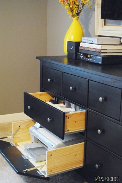 Here's how to hide those unsightly dangling computer cords Printer Hideaway, Diy Desks, Furniture Remake, Volcano House, Hemnes Dresser, Printer Storage, Bed Idea, Devine Design, Art Program